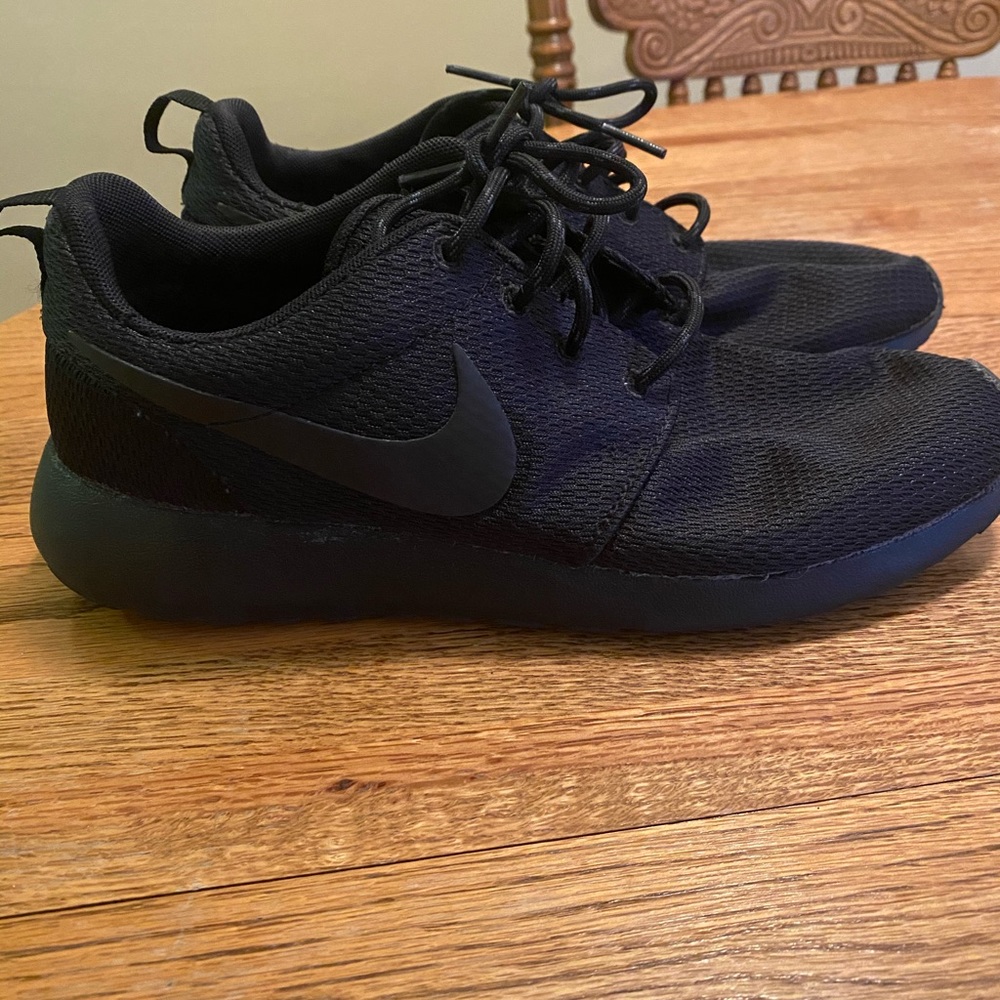 Nike Women’s Shoes Size 7.5